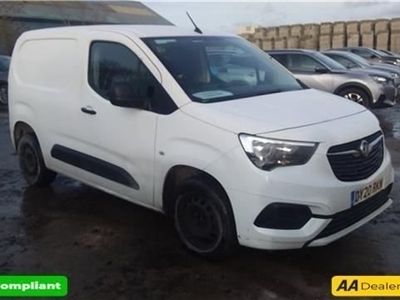 used Vauxhall Combo 1.5 L1H1 2300 SPORTIVE S/S 101 BHP IN WHITE WITH 69,700 MILES AND A FULL SERVICE HISTORY, 1 OWNER FR