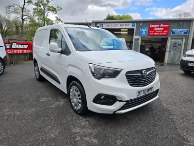 Used Vauxhall Combo Sportive 100 HP (73 kW) 2021 White MPV