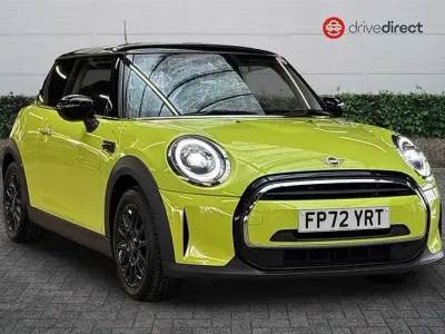 Usado Mini Cooper Classic 136 CV (100 kW) 2023 Amarillo Utilitario