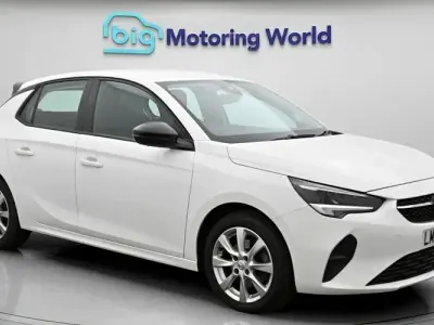 Used Vauxhall Corsa Design Edition 101 HP (74 kW) 2023 White Hatchback