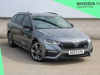 Używany Skoda Octavia vRS 147 KM (108 kW) 2023 Szary Kombi