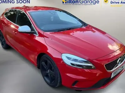 Gebraucht Volvo V40 R-Design 152 PS (111 kW) 2017 Rot Kleinwagen