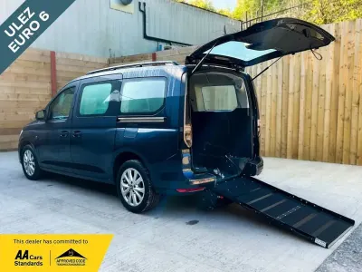 Used VW Caddy Maxi Life 122 HP (89 kW) 2022 Blue MPV