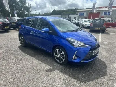 Used Toyota Yaris 111 HP (81 kW) 2020 Blue Hatchback
