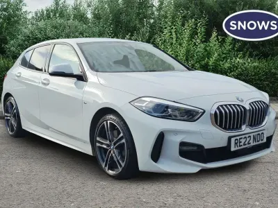 Używany BMW 118 M Sport 136 KM (100 kW) 2022 Biały Hatchback