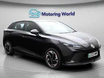 Begagnad MG MG4 EV SE 319 kW (435 HK) 2023 Halvkombi