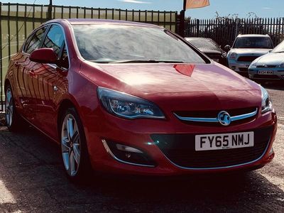 Used Vauxhall Astra SRi 180 HP (132 kW) 2015 Red Hatchback