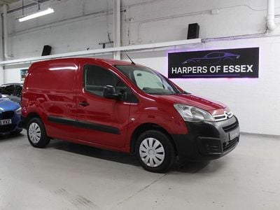 Used Citroën Berlingo 100 HP (73 kW) 2018 Red MPV