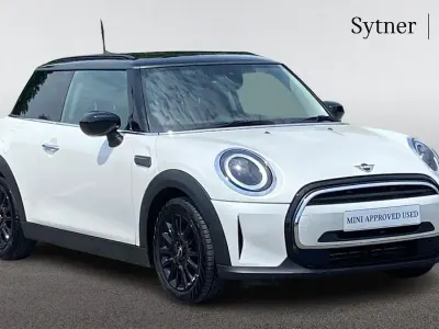 Used Mini Cooper Classic 134 HP (98 kW) 2022 White Hatchback
