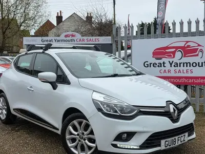 Used Renault Clio Dynamique 90 HP (66 kW) 2018 White Hatchback