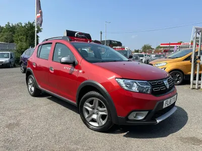 Used Dacia Sandero Lauréate 90 HP (66 kW) 2018 Red Hatchback