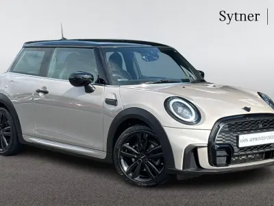 Usado Mini Cooper Hatch 134 CV (98 kW) 2023 Gris Utilitario