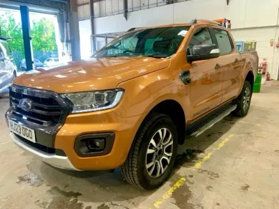 Käytetty Ford Ranger Wildtrack 213 HP (156 kW) 2023 Oranssi Nouto