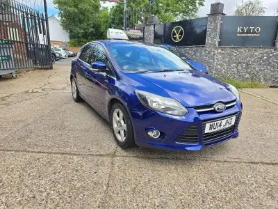 Used Ford Focus Zetec 125 HP (91 kW) 2014 Blue Hatchback