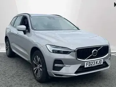 Usado Volvo XC60 Core 250 HP (183 kW) 2023 Prateado SUV
