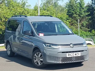 Usado VW Caddy Maxi Life 122 HP (89 kW) 2023 Cinzento Monovolume
