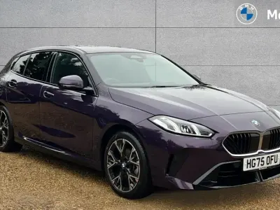 Usado BMW 120 M Sport 168 CV (123 kW) 2025 Púrpura Utilitario