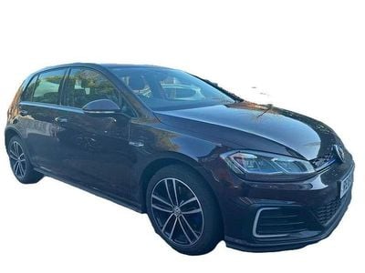 Begagnad VW Golf VII GTE 204 HK (150 kW) 2018 Svart Halvkombi