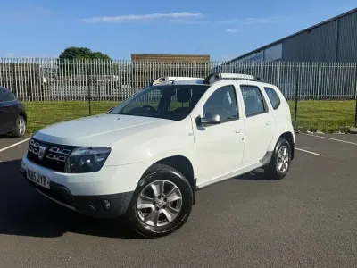 Usado Dacia Duster Lauréate 110 HP (80 kW) 2015 SUV