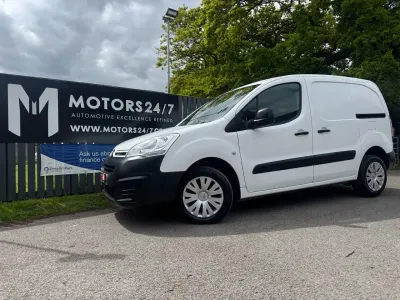 Used Citroën Berlingo 100 HP (73 kW) 2017 White MPV
