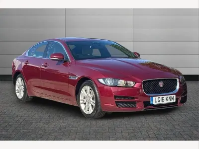 Used Jaguar XE Prestige 178 HP (130 kW) 2016 Red Sedan