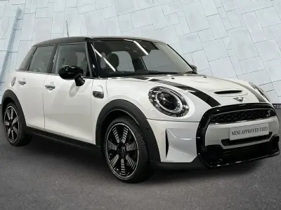 Second-hand Mini Cooper S Exclusive 176 CP (129 kW) 2023 Alb Hatchback