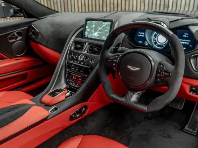 Usado Aston Martin DBS 2023 Gris Coupe