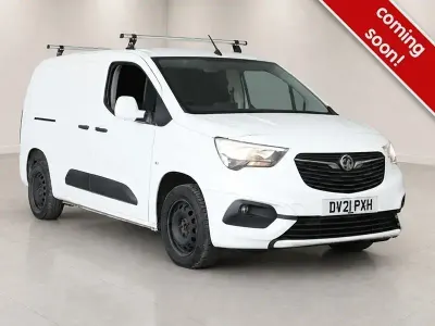 Used Vauxhall Combo Sportive 100 HP (73 kW) 2021 White MPV