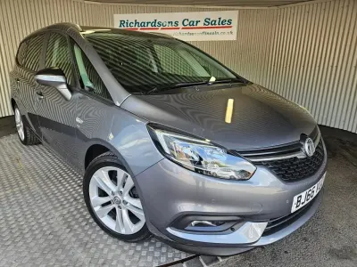 Usado Vauxhall Zafira Tourer SRi 140 HP (102 kW) 2016 Cinzento Monovolume