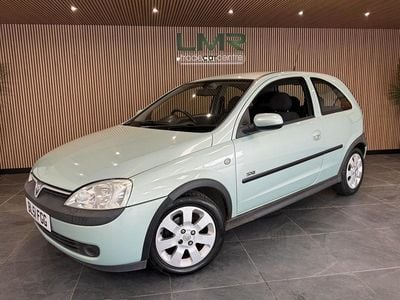 Used Vauxhall Corsa 79 HP (58 kW) 2002 Green Hatchback