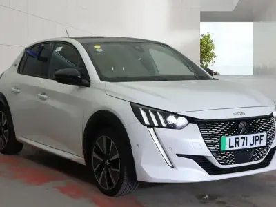 Used Peugeot e-208 Premium 100 kW (136 HP) 2021 White Hatchback