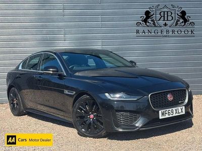 Begagnad Jaguar XE R-Dynamic 180 HK (132 kW) 2019 Svart Sedan