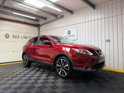 Used Nissan Qashqai Tekna 115 HP (84 kW) 2015 Red SUV