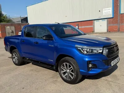 Used Toyota HiLux 150 HP (110 kW) 2020 Blue Pickup