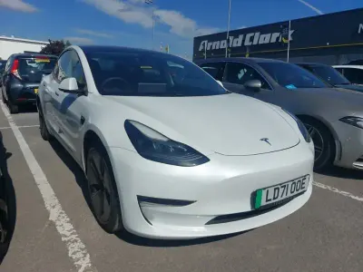 Used Tesla Model 3 Long Range AWD 11 kW (15 HP) 2021 White Sedan