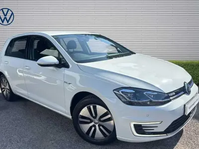 Used VW Golf VII 97 kW (132 HP) 2019 White Hatchback