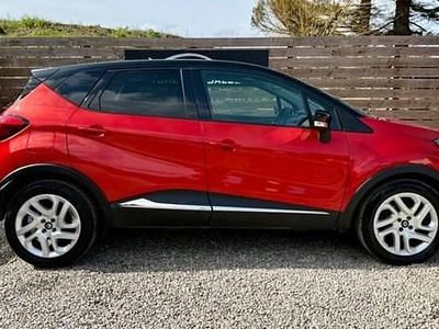 Used Renault Captur Signature 90 HP (66 kW) 2016 Red/black SUV