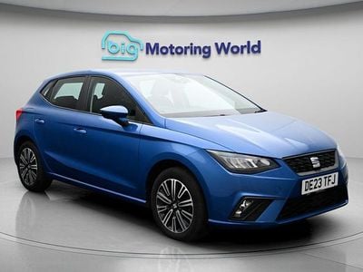 Usado Seat Ibiza SE Technology 94 CV (69 kW) 2023 Azul Utilitario