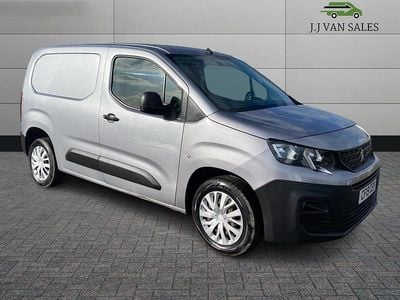 Begagnad Peugeot Partner 2019 Grå Minibuss