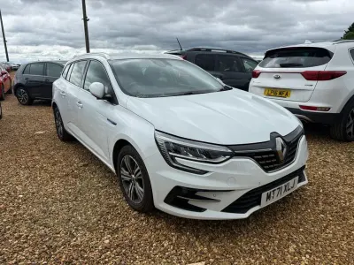 Used Renault Mégane GrandTour Iconic 115 HP (84 kW) 2022 White Estate