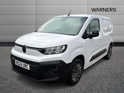Used Citroën Berlingo 101 HP (74 kW) 2024 White MPV