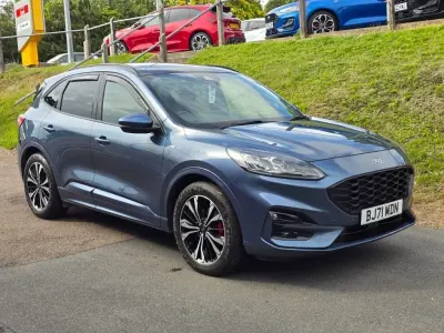 Begagnad Ford Kuga ST-Line X 2022 Blå SUV