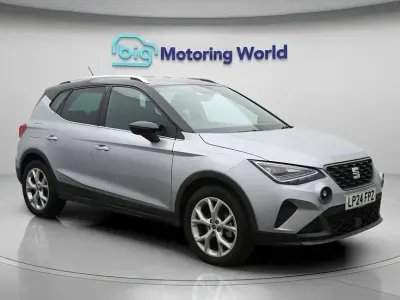 Begagnad Seat Arona FR 115 HK (84 kW) 2024 Silver SUV