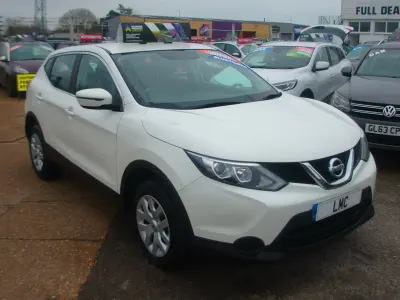 Used Nissan Qashqai Visia 115 HP (84 kW) 2016 White SUV