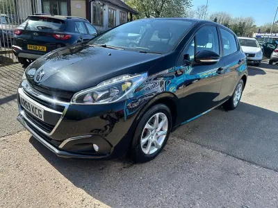 Gebraucht Peugeot 208 Active 2019 Schwarz Kleinwagen