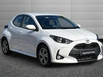 Used Toyota Yaris Hybrid 116 HP (85 kW) 2024 White Hatchback