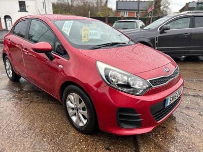 Used Kia Rio 74 HP (54 kW) 2015 Red Hatchback