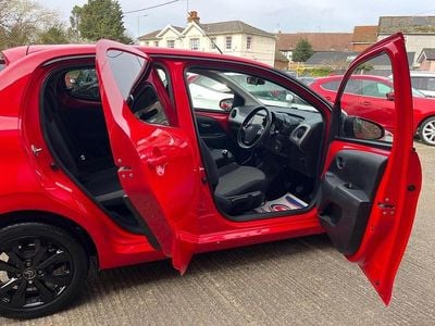 Begagnad Citroën C1 Flair 68 HK (50 kW) 2015 Röd Halvkombi