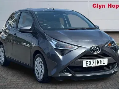 Used Toyota Aygo X-play 72 HP (52 kW) 2021 Grey Hatchback