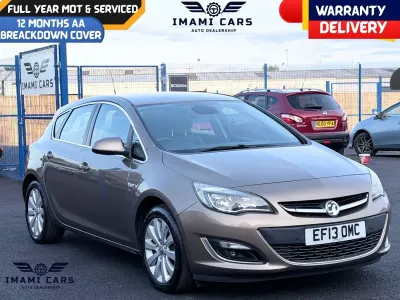 Begagnad Vauxhall Astra Elite 165 HK (121 kW) 2013 Brun Halvkombi
